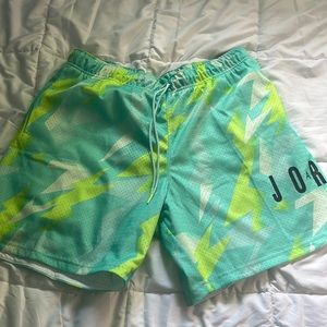 Jordan Jumpman shorts/swimtrucks. (XL)